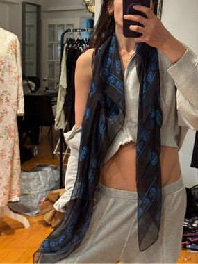 McQueen 100% silk skull scarf